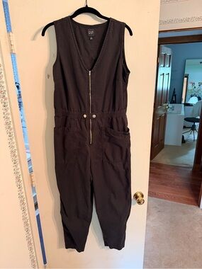 GAP Black Sleeveless Utility Jumpsuit with Front Zip